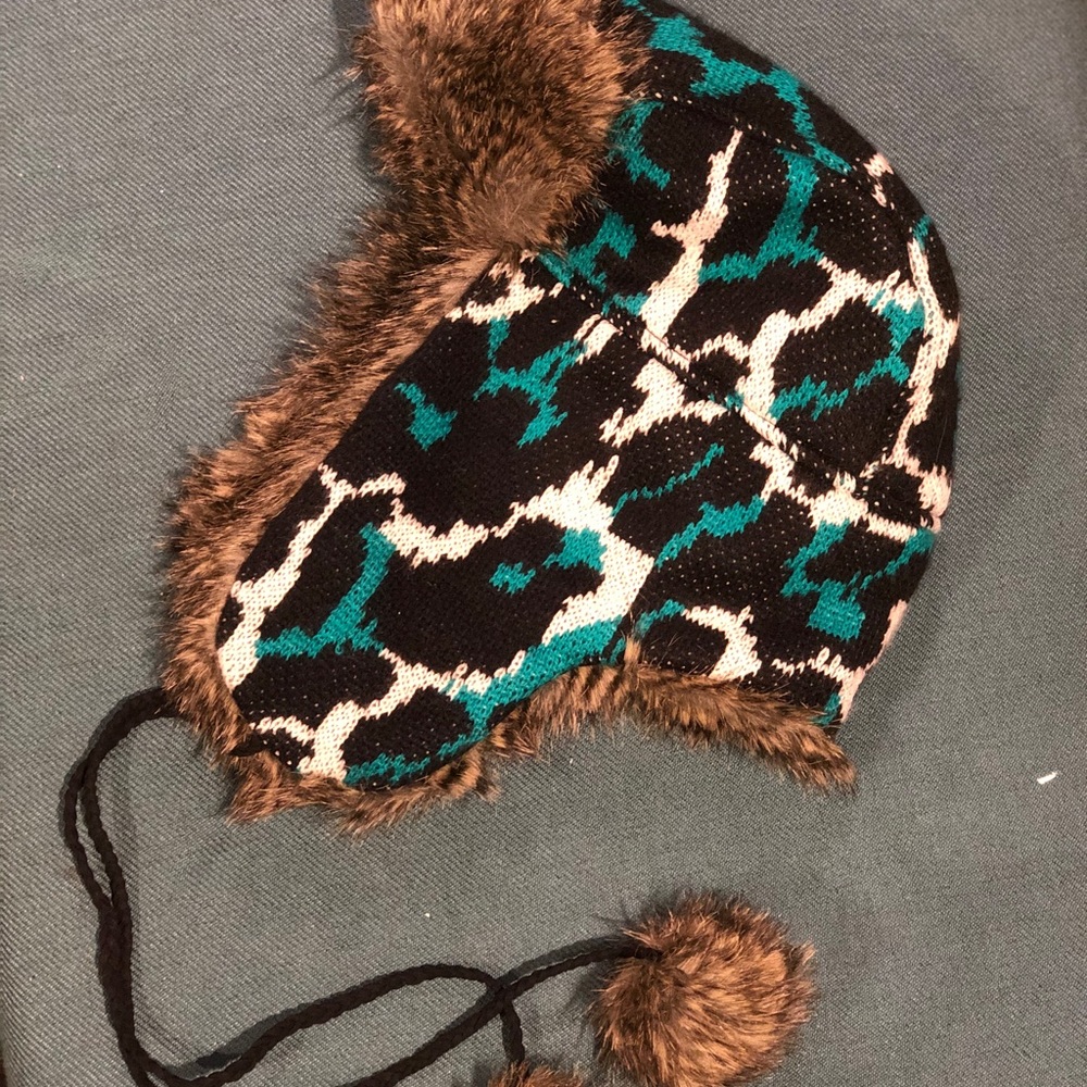Betsey Johnson leopard print winter hat blue